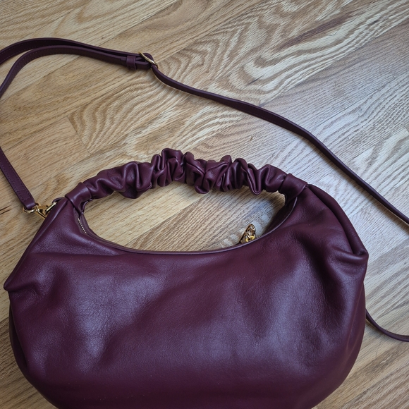 Chic Maroon Crossbody Bag - Picture 1 of 4